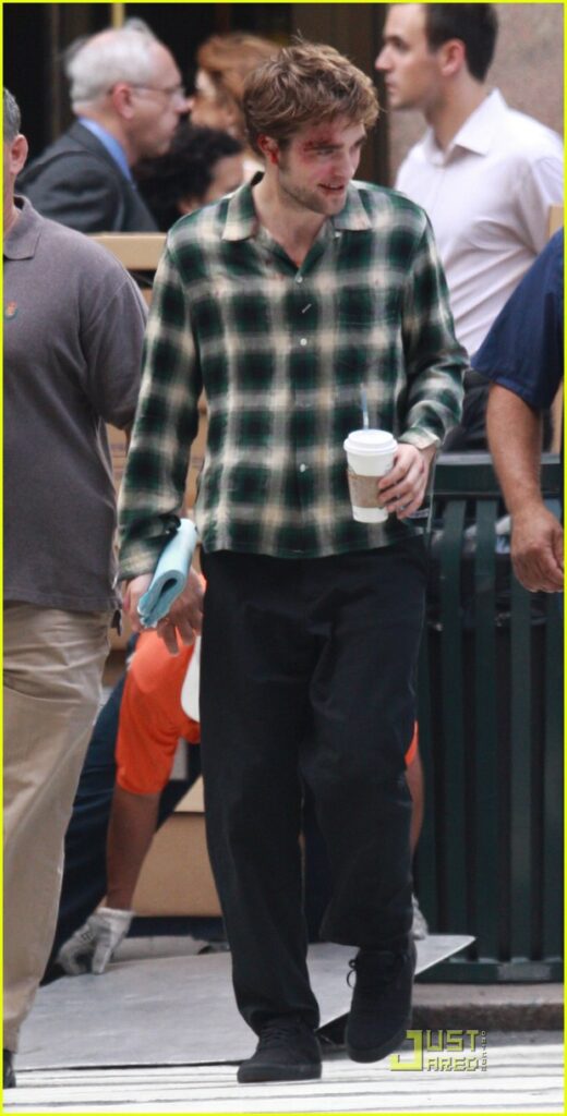 Actor Robert Pattinson walking around NYC in 2009